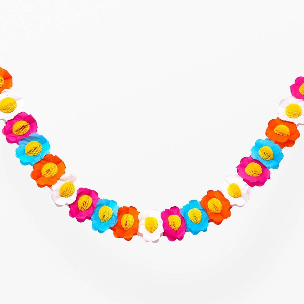 Retro Daisy Tissue Garland - Image 2