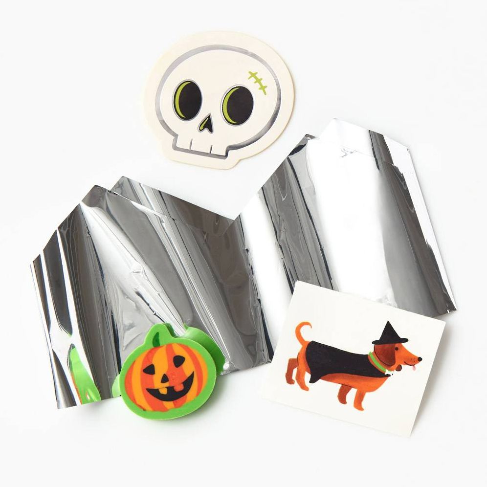 Skeleton Halloween Party Crackers - Image 2