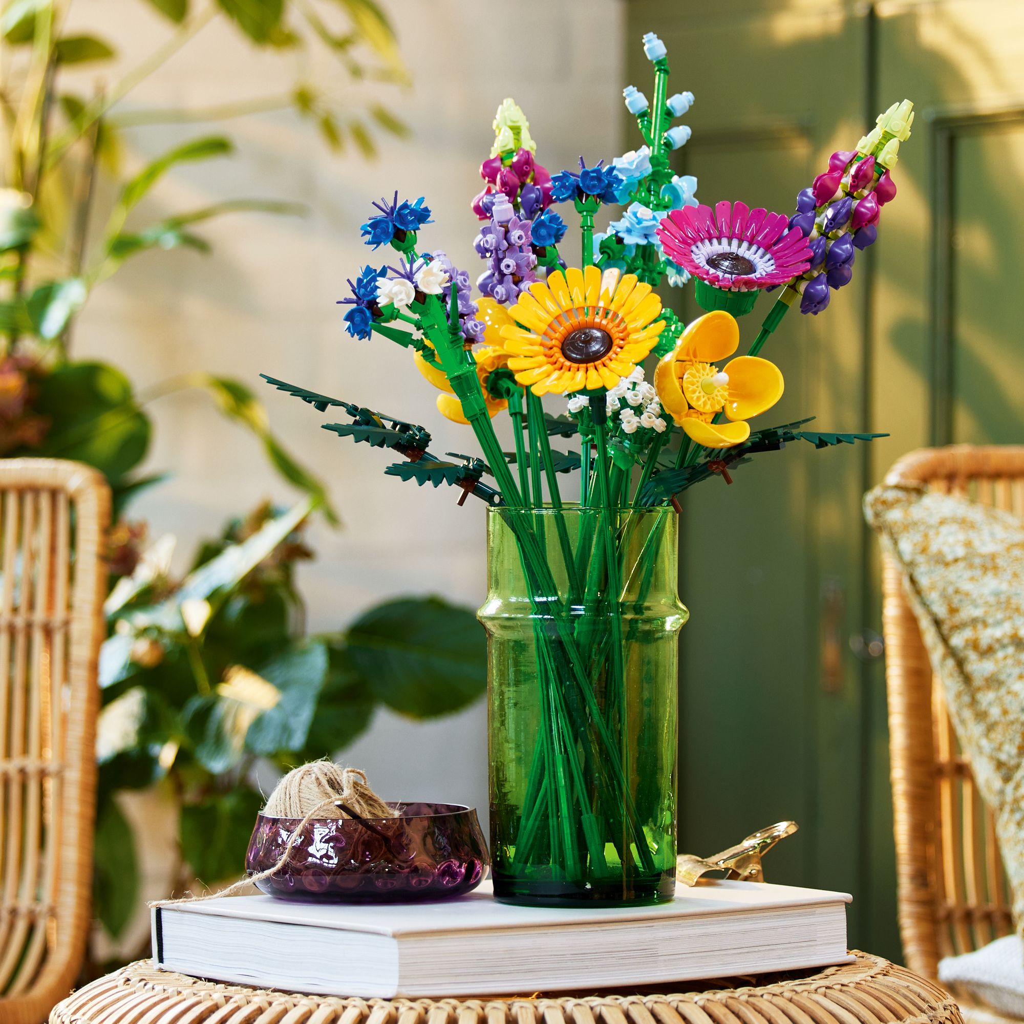 LEGO Icons Wildflower Bouquet 10313 - Image 6