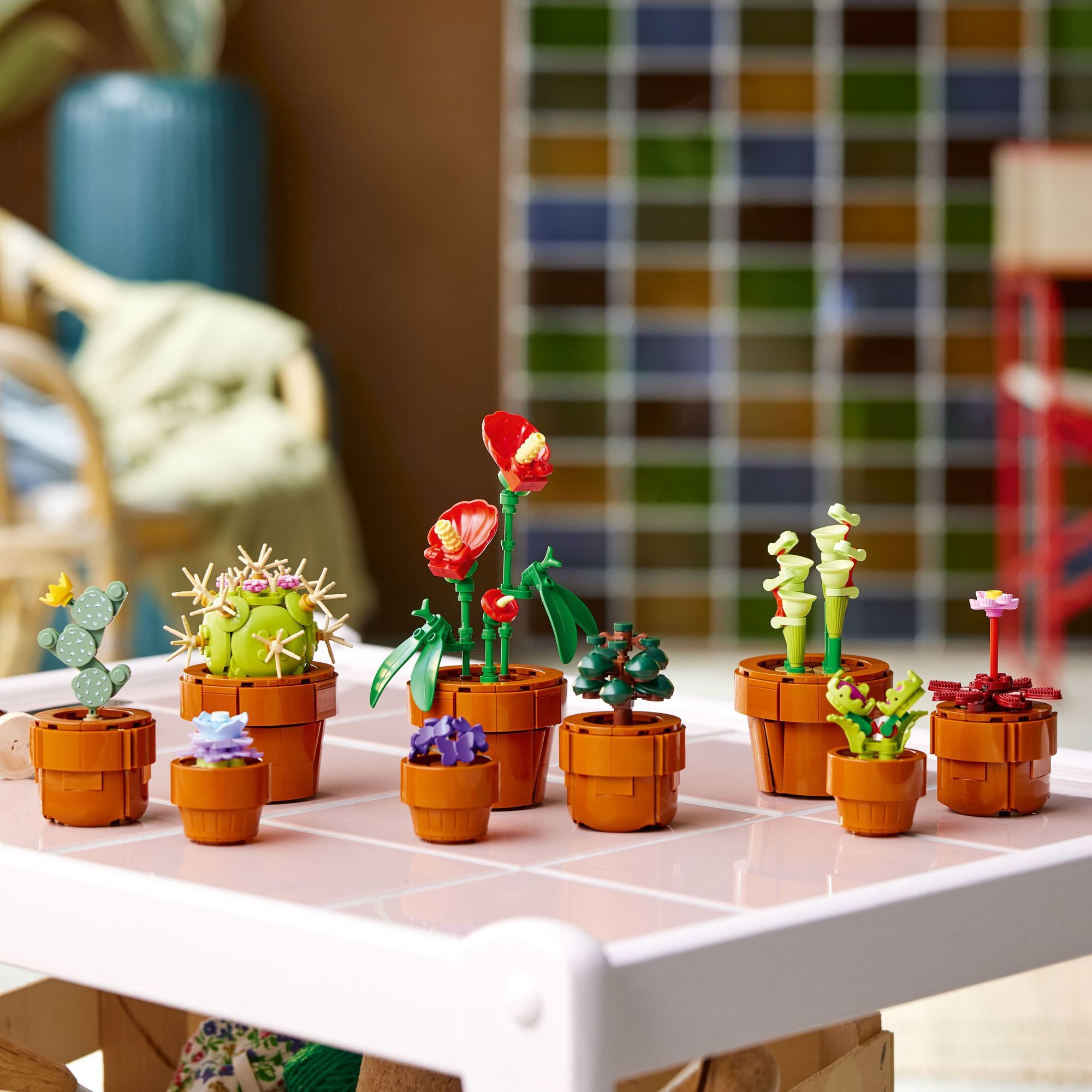 LEGO Icons Tiny Plants 10329 - Image 3