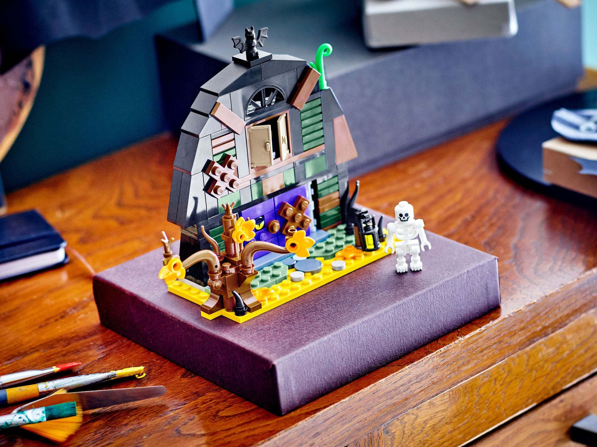 LEGO Halloween Barn 40721 - Image 2