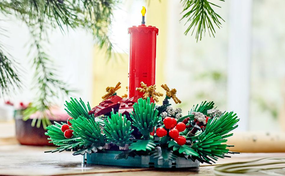 LEGO Iconic Christmas Table Decoration 40743 - Image 3