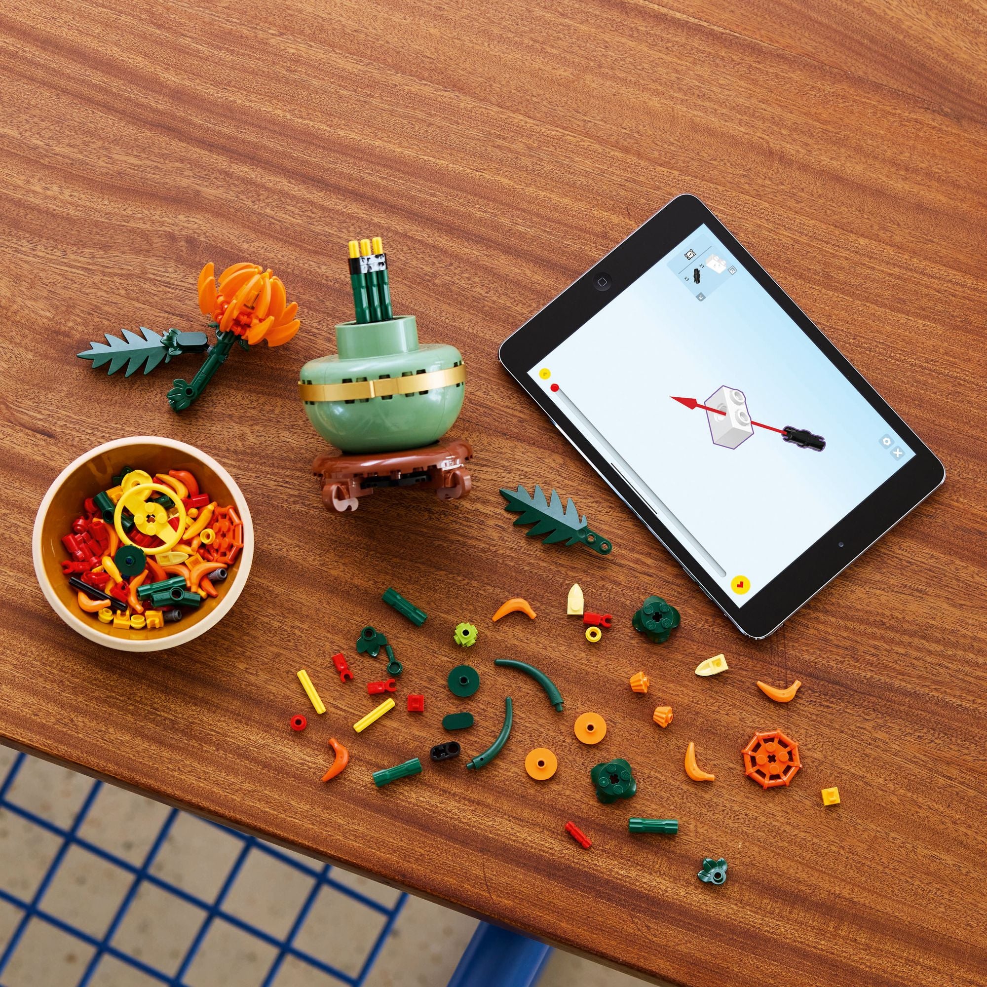 LEGO Icons Chrysanthemum 10368 - Image 4
