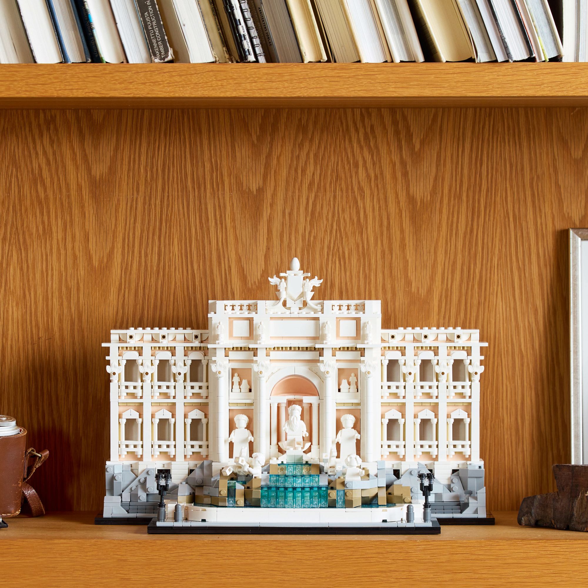 LEGO Architecture 21062 Trevi Fountain - Image 5