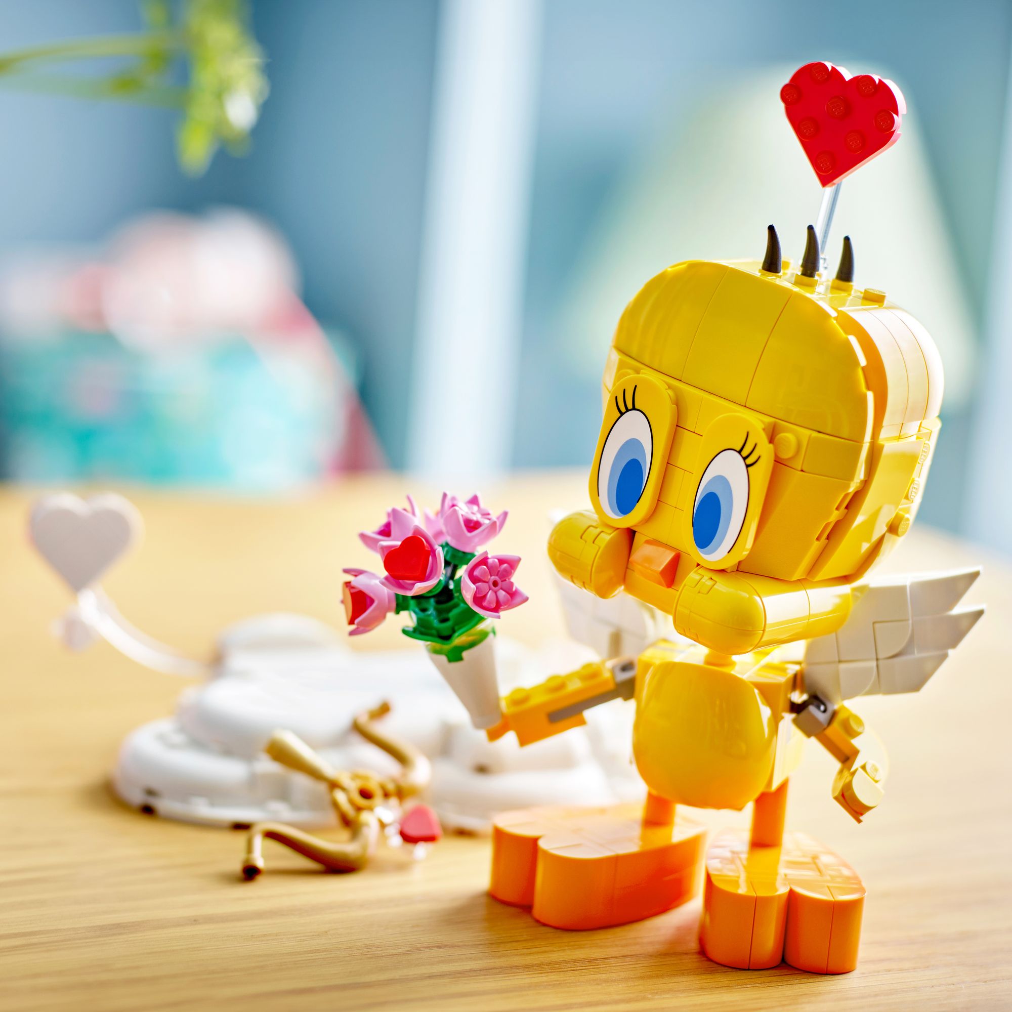 LEGO Sweetheart Tweety Bird 40824 - Image 5