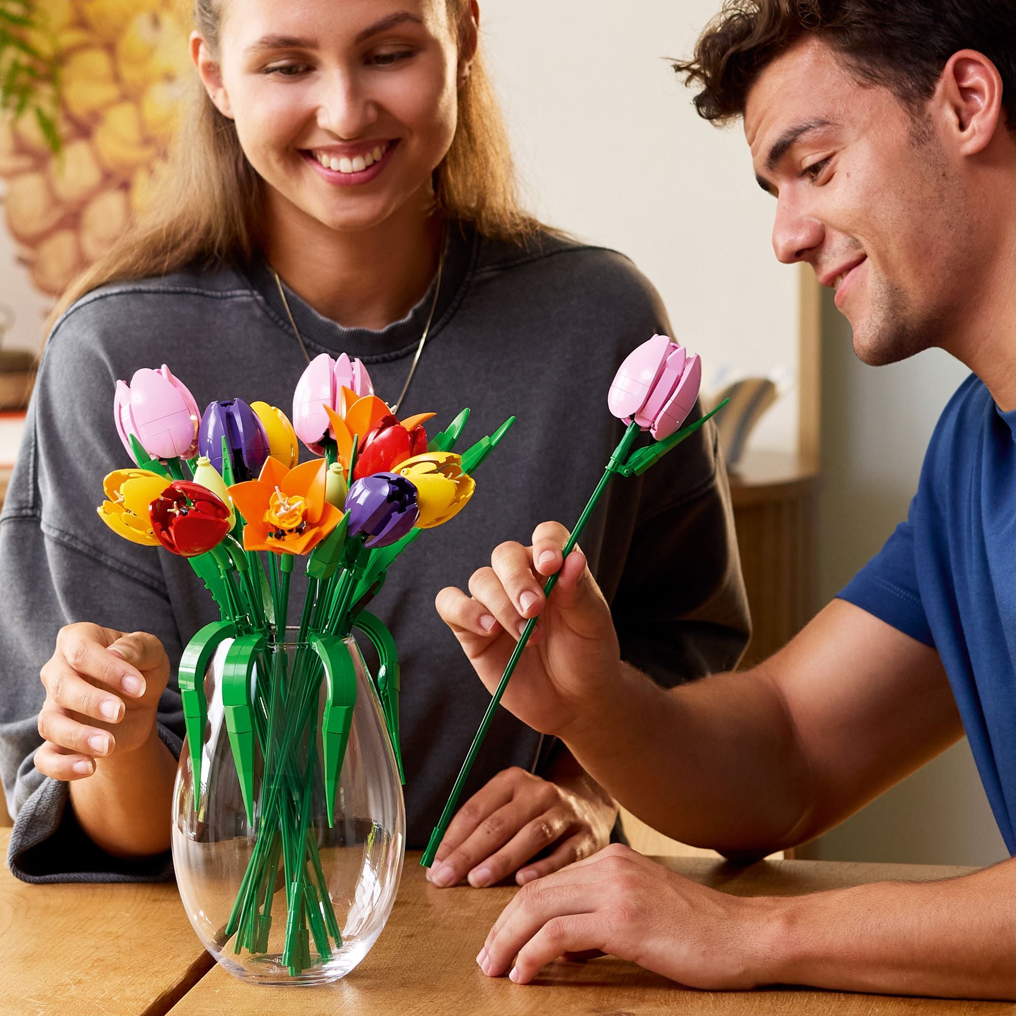 LEGO Botanicals Tulip Bouquet 11501 - Image 4
