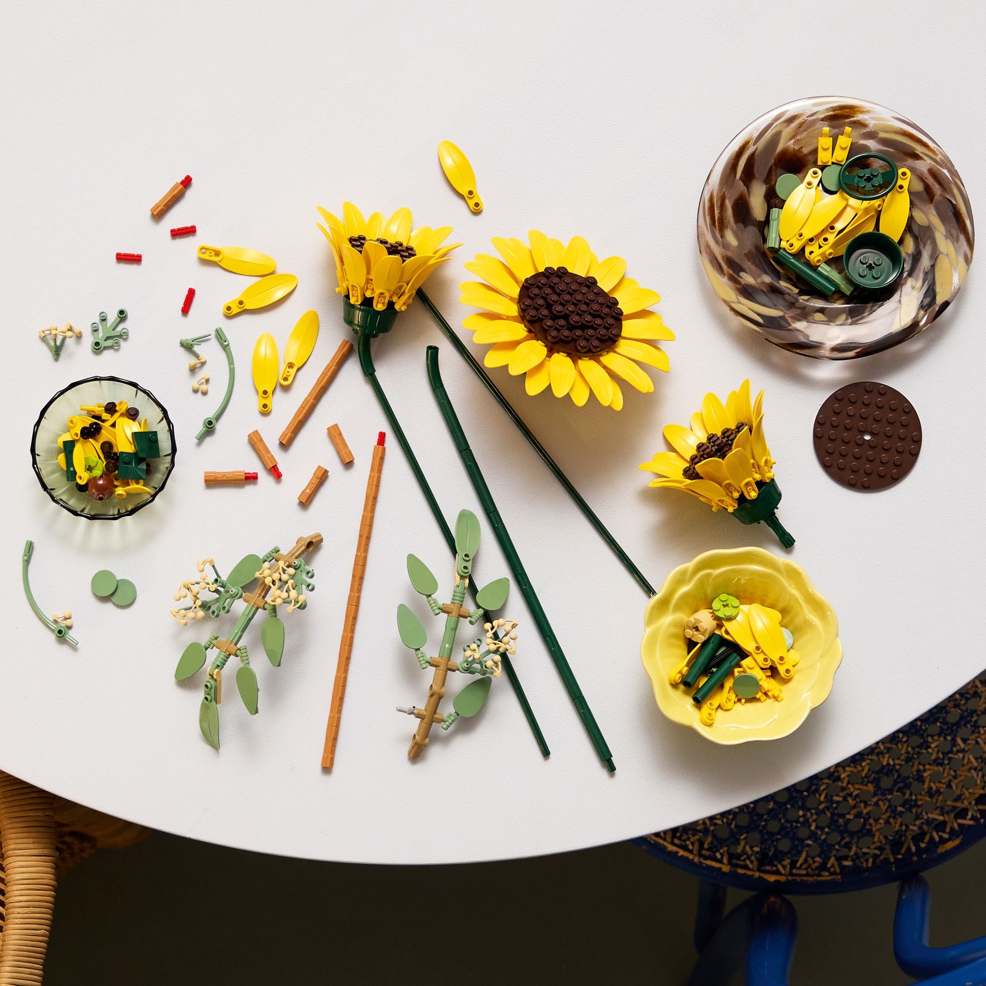 LEGO Botanicals Sunflower Bouquet 11502 - Image 3