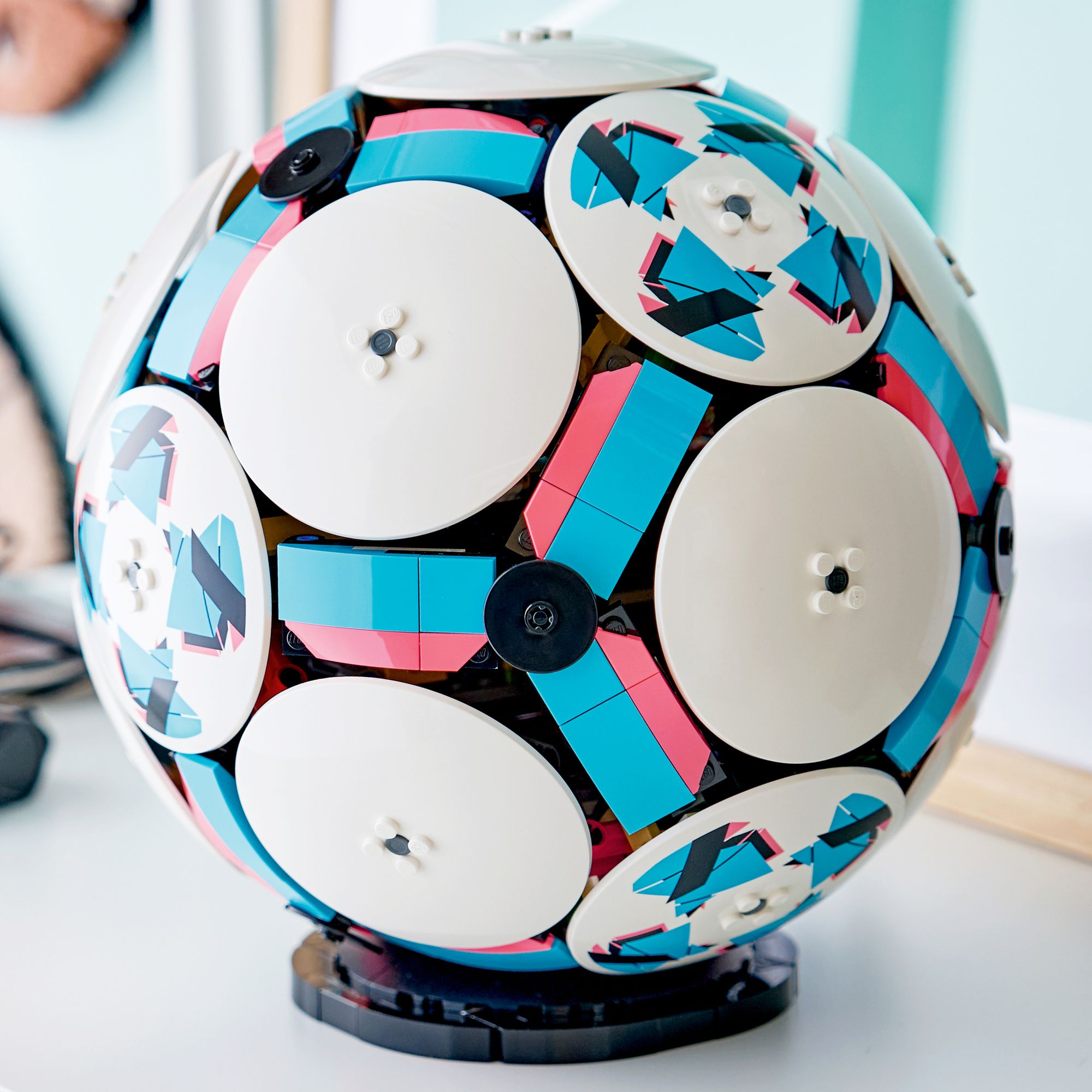 LEGO Editions Sports Soccer Ball 43019 - Image 6