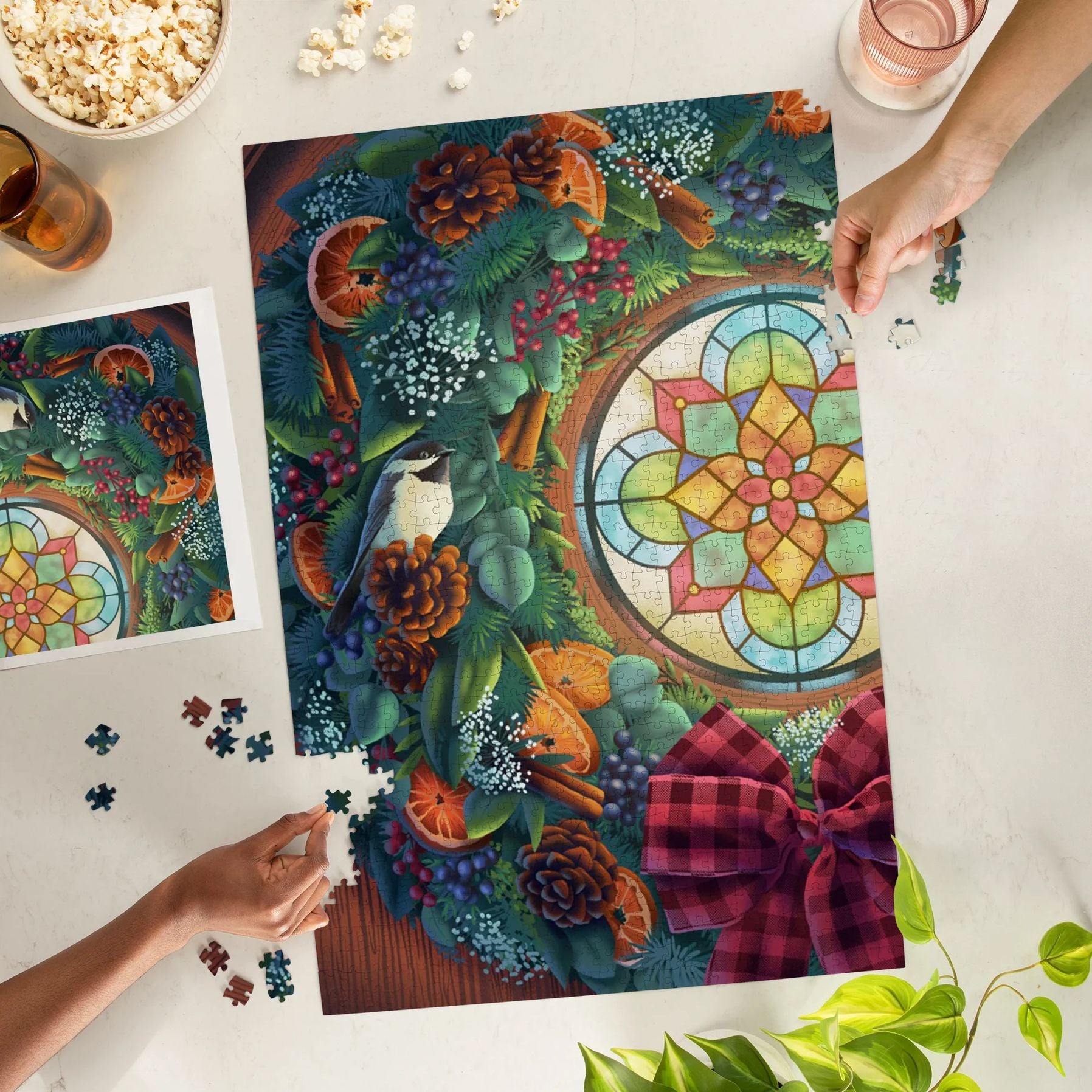 1000 Holiday Wreath Puzzle - Image 3