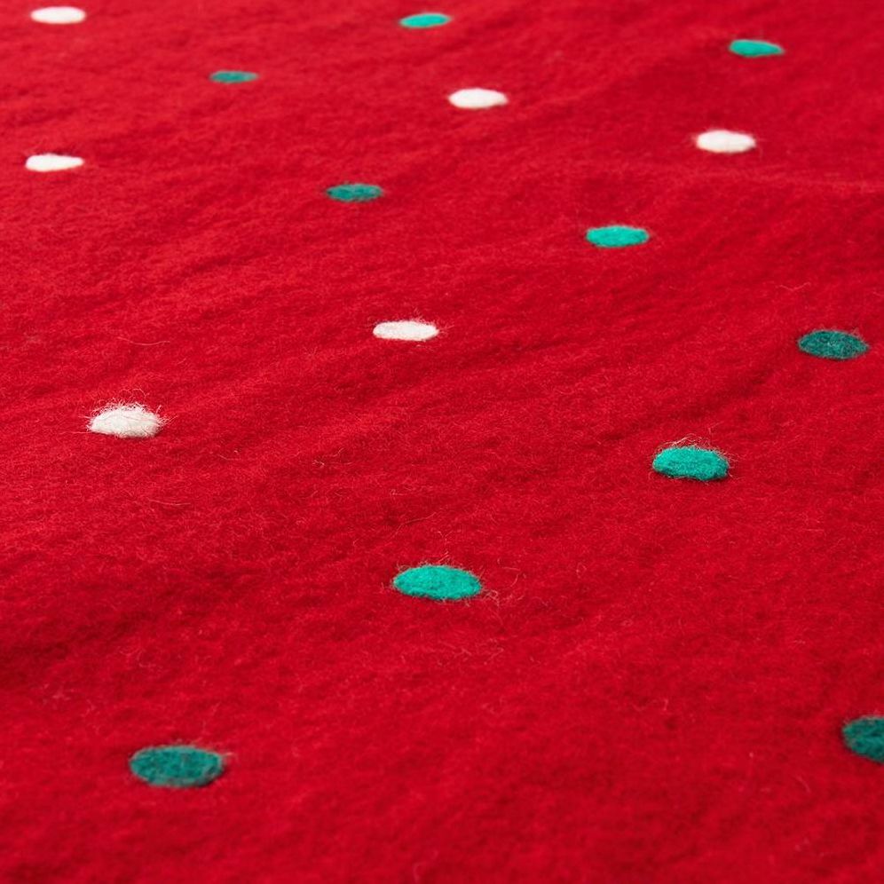 Red Dot Tree Skirt - Image 2