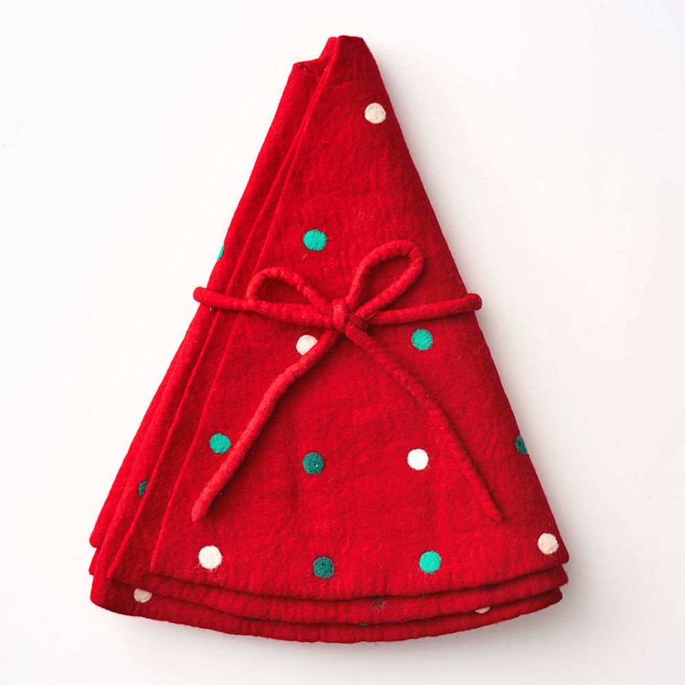 Red Dot Tree Skirt - Image 3