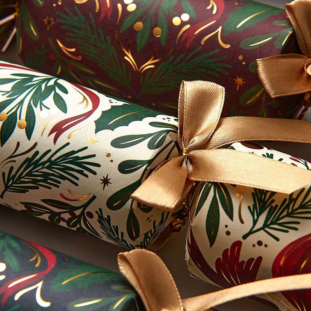 Elegant Holiday Crackers - Image 2