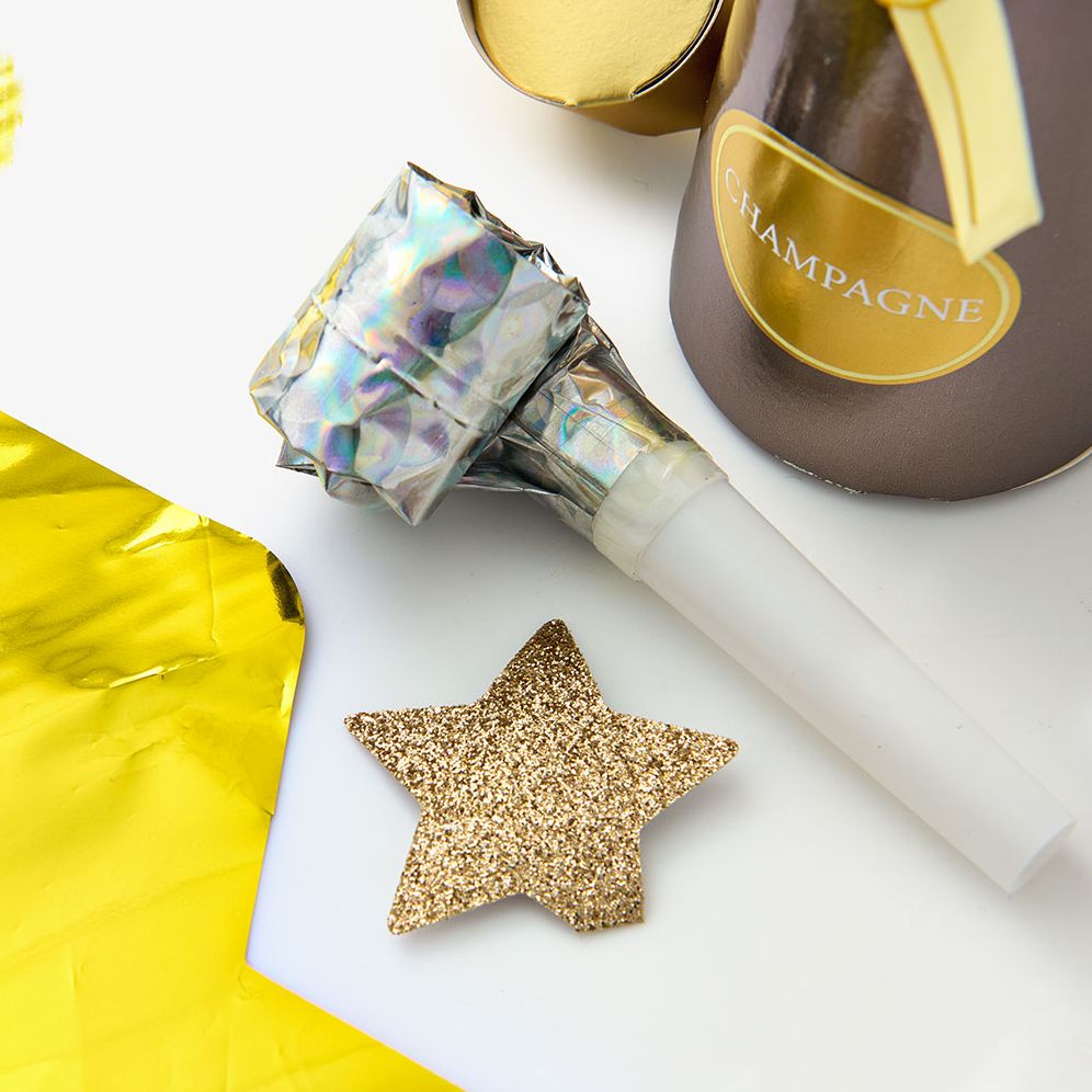 Champagne Bottle Surprise Crackers - Image 2